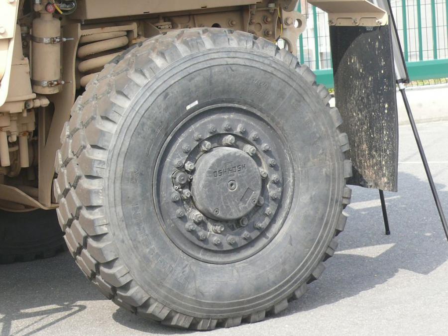 Колеса Oshkosh M-ATV 2009 года  (фото 33 из 676)